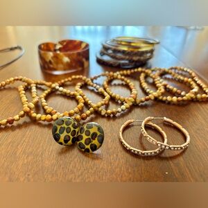 Lot of fun jewelry